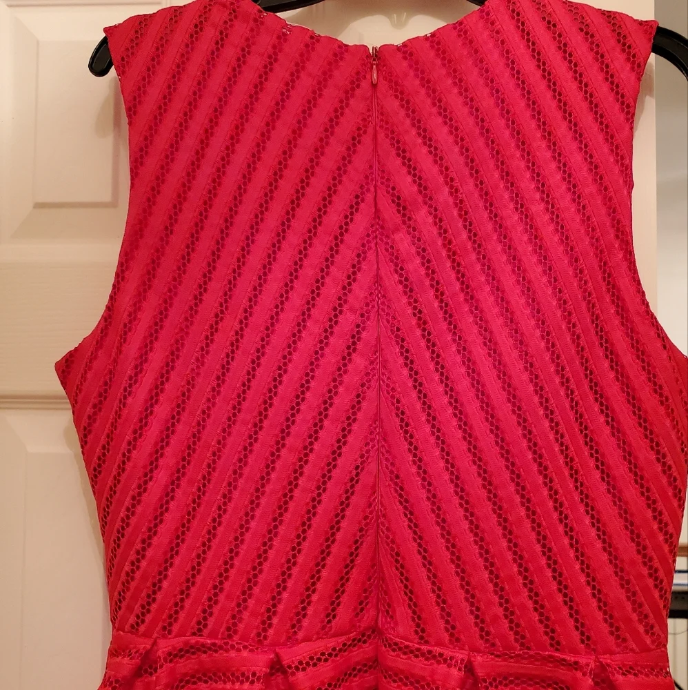 Great condition, H&M red dress, size 14 - Picture 4 of 6